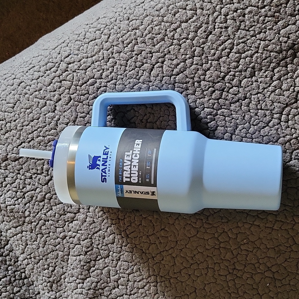 Stanley 40 oz travel quencher